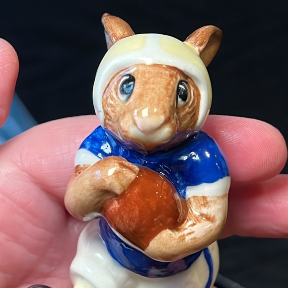 Vintage Royal Doulton Bunnykins "TOUCHDOWN" Golden Jubilee Bunny Rabbit Figurine - Picture 5 of 7